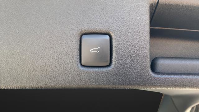 Used 2022 Ford Escape Titanium w/ Class II Trailer Tow Package AWD/4WD image 30