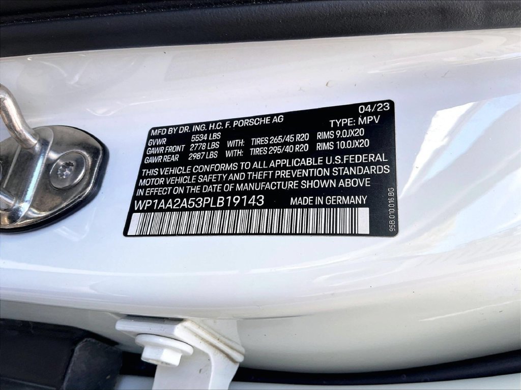 Certified 2023 Porsche Macan Turbo AWD/4WD image 35