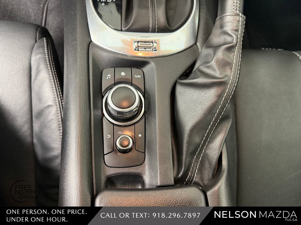 Used 2020 MAZDA MX-5 Miata Grand Touring w/ Appearance Package RWD image 35
