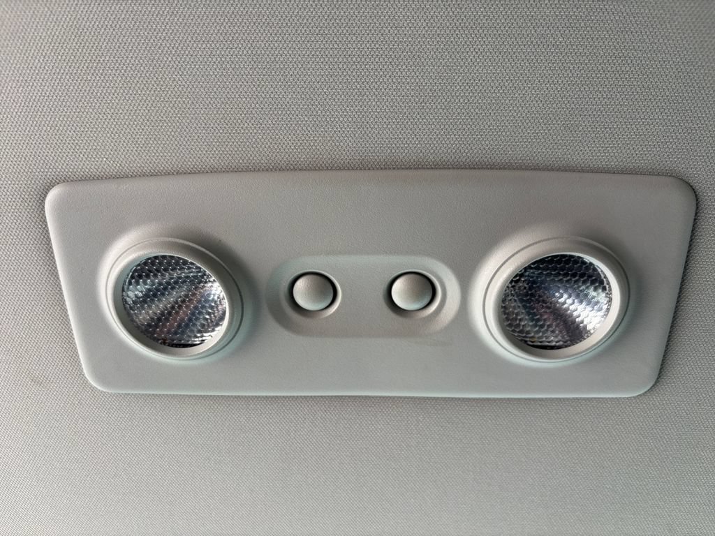 Used 2010 Chevrolet Traverse LT FWD image 24