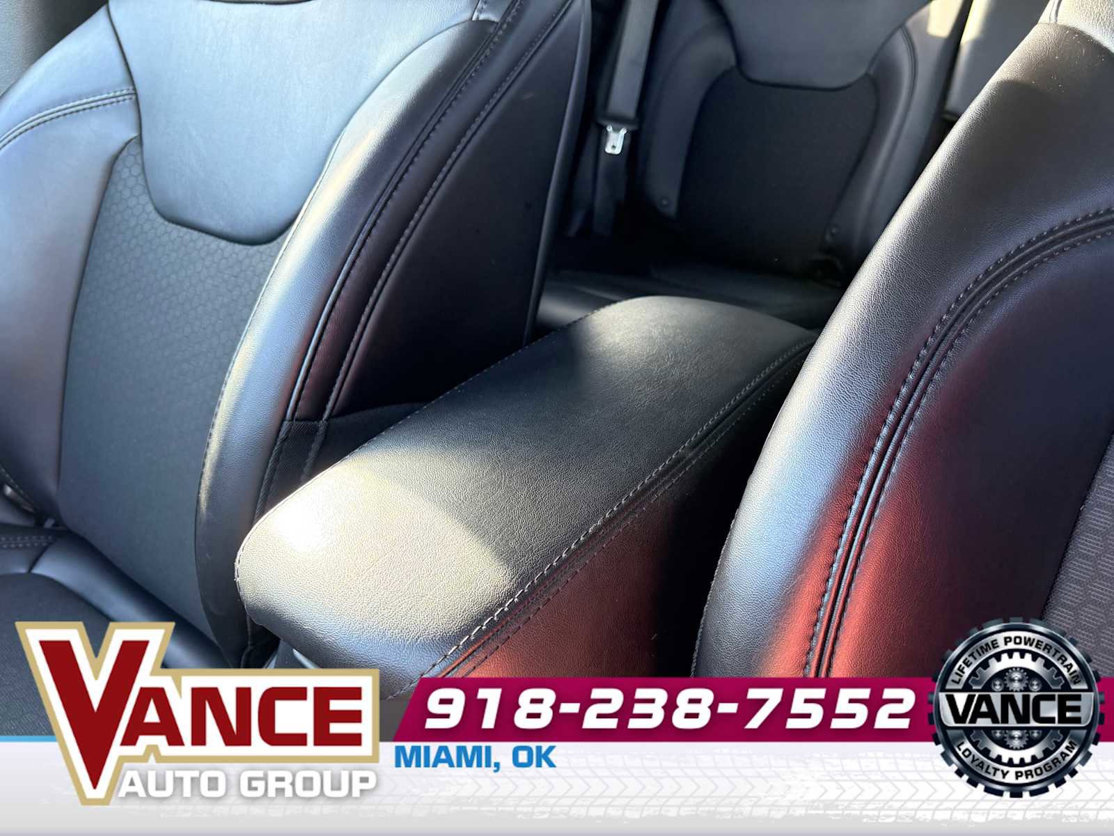 Used 2019 Jeep Cherokee Latitude Plus AWD/4WD image 34