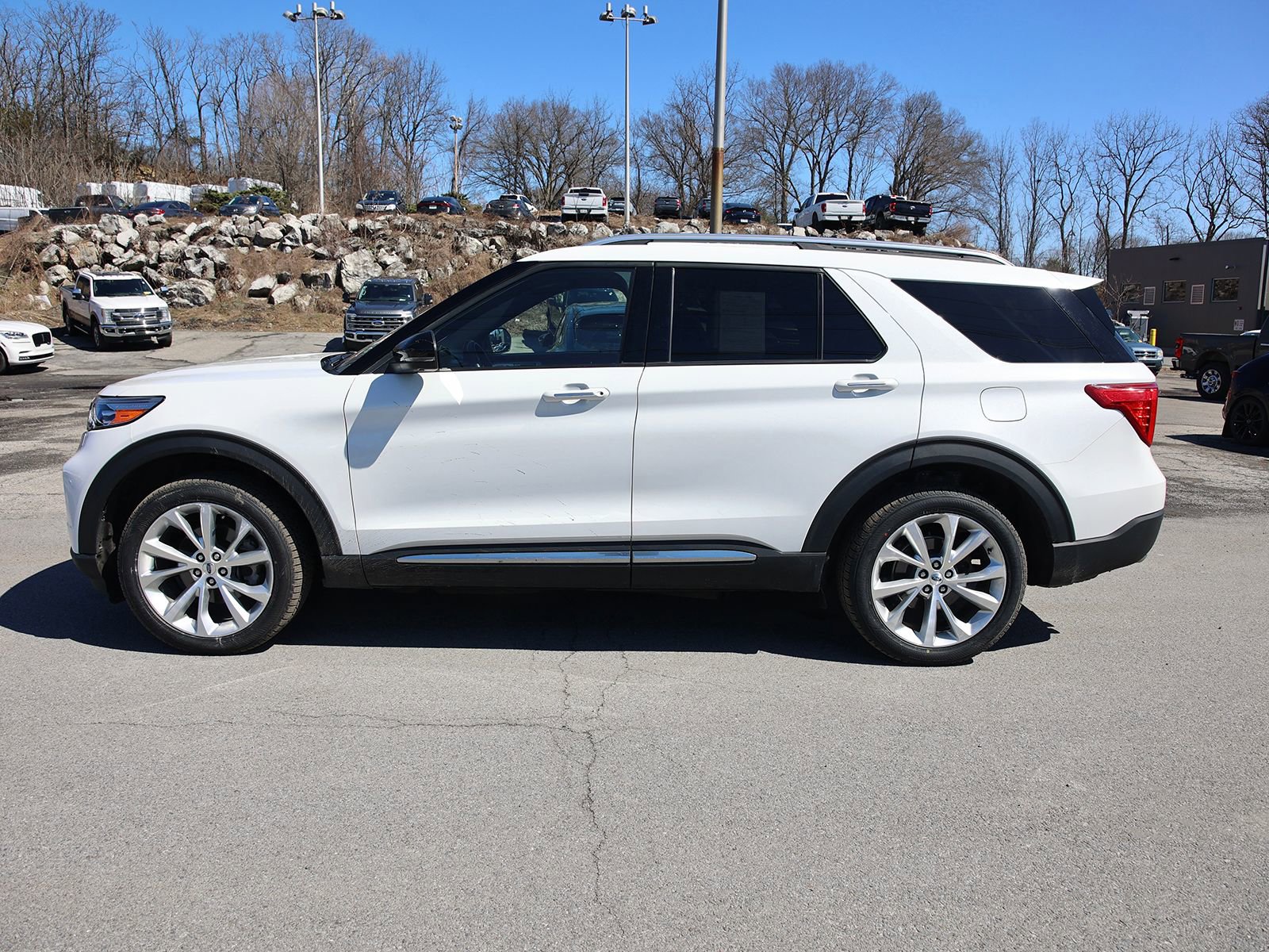 Certified 2022 Ford Explorer Platinum w/ Equipment Group 601A image 4