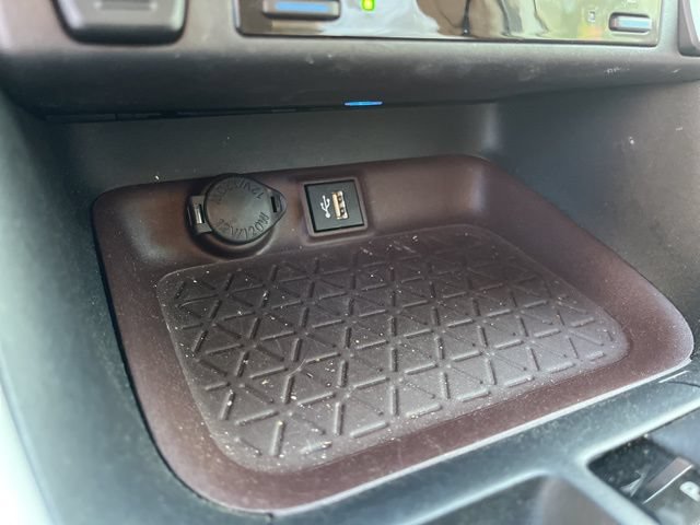 Used 2025 Toyota RAV4 Limited FWD image 27