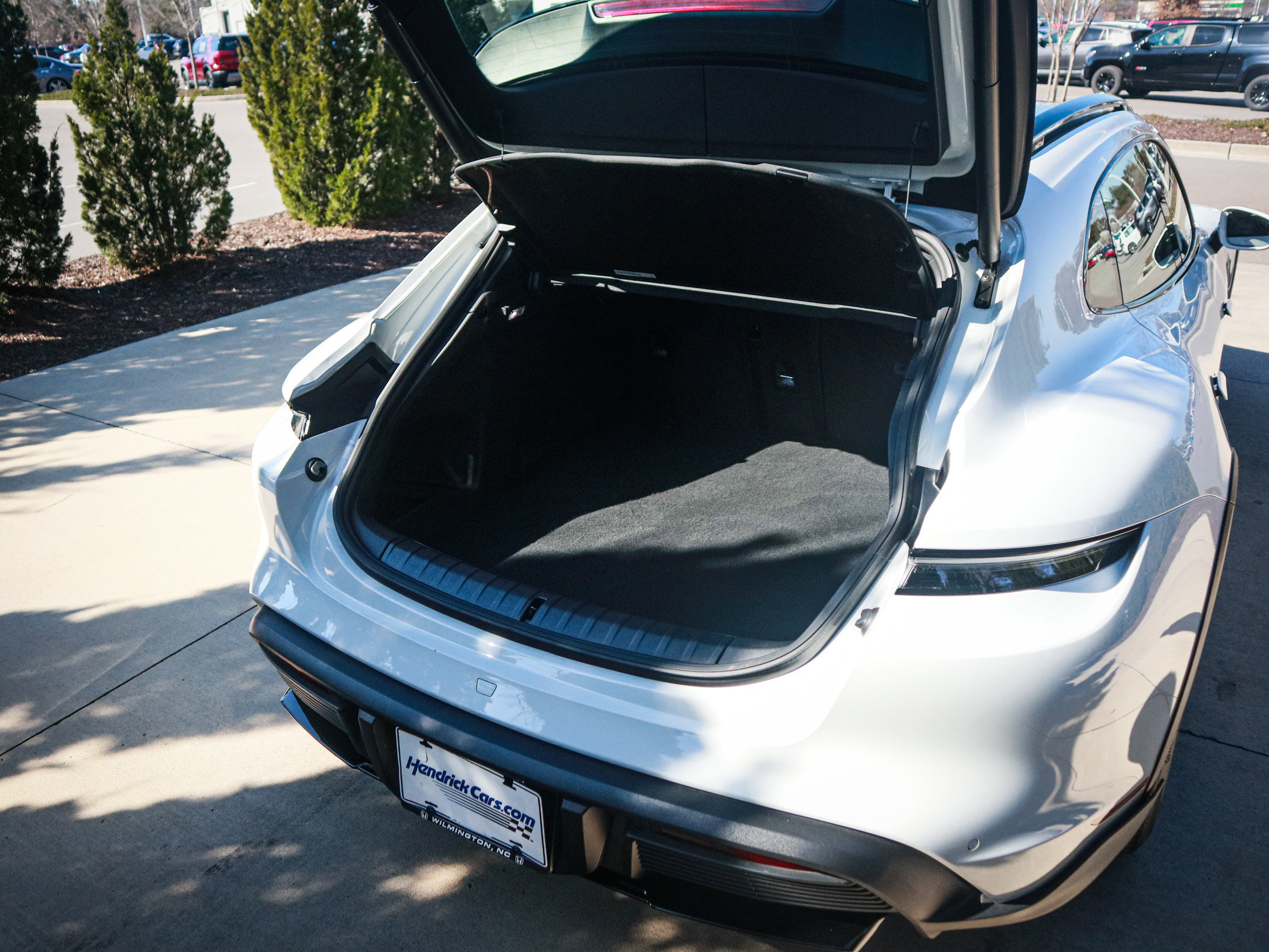 Used 2023 Porsche Taycan 4 Cross Turismo w/ Premium Package image 31