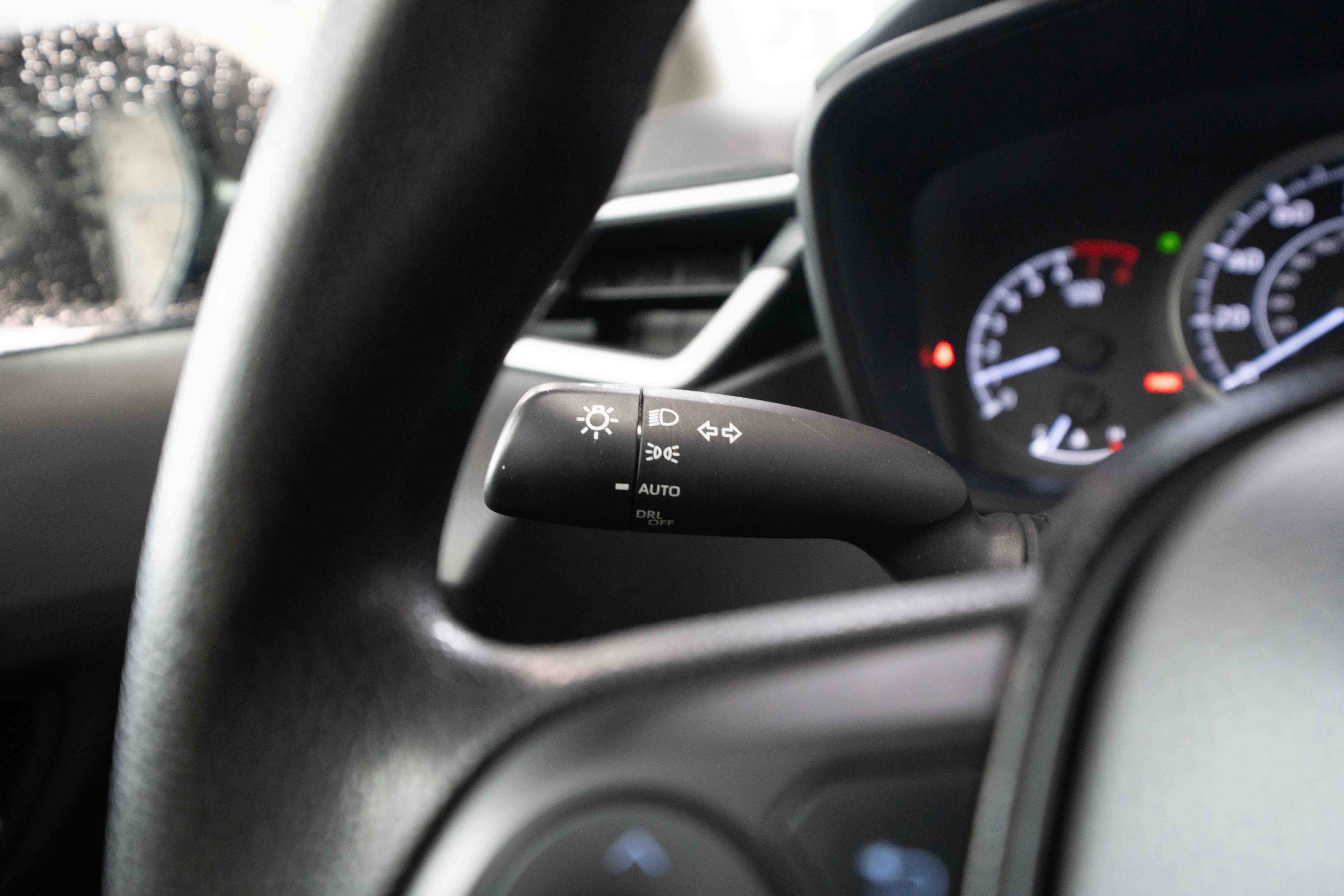 Used 2021 Toyota Corolla LE w/ Carpet Mat Package (TMS) image 13