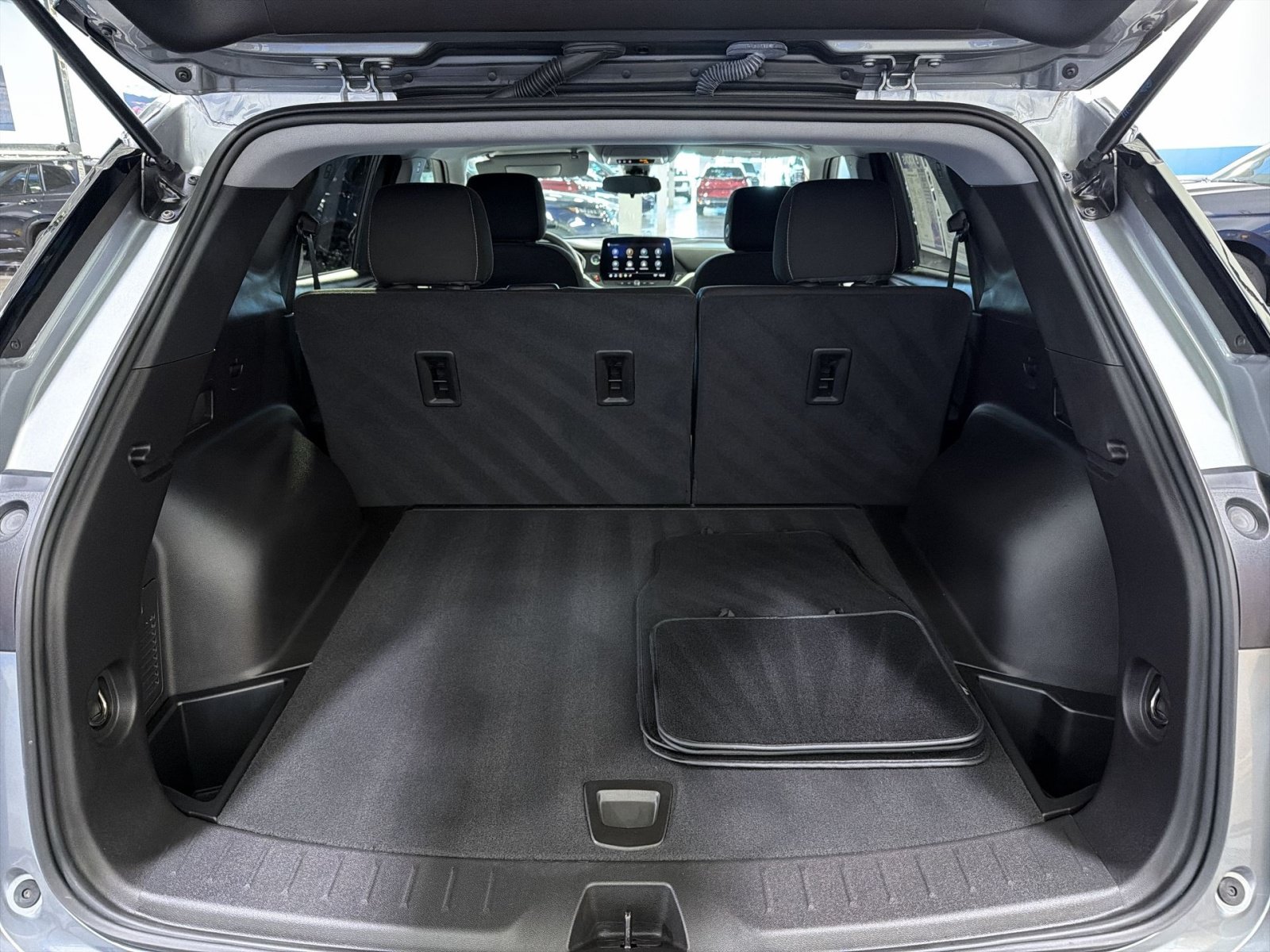 Used 2023 Chevrolet Blazer LT AWD/4WD image 30