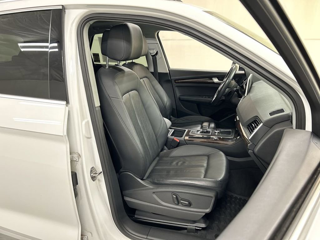 Used 2020 Audi Q5 Premium Plus w/ Premium Plus Package AWD/4WD image 24