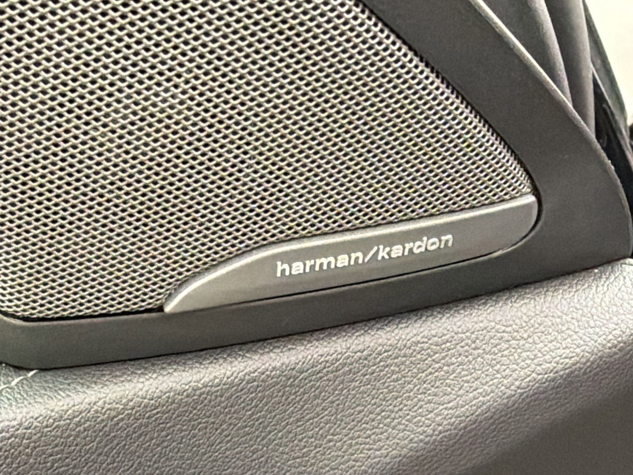 Used 2022 BMW X6 M50i image 21