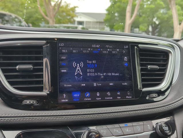 Used 2019 Chrysler Pacifica Limited w/ Advanced Safetytec Group FWD image 21
