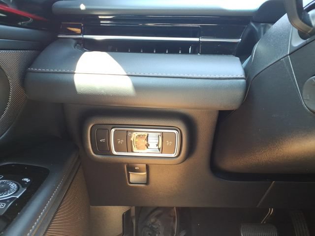 Used 2024 Lincoln Nautilus Reserve w/ Equipment Group 202A AWD/4WD image 14