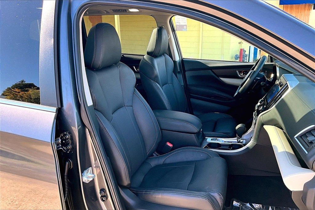 Used 2022 Subaru Ascent Touring w/ Popular Package #2A image 9