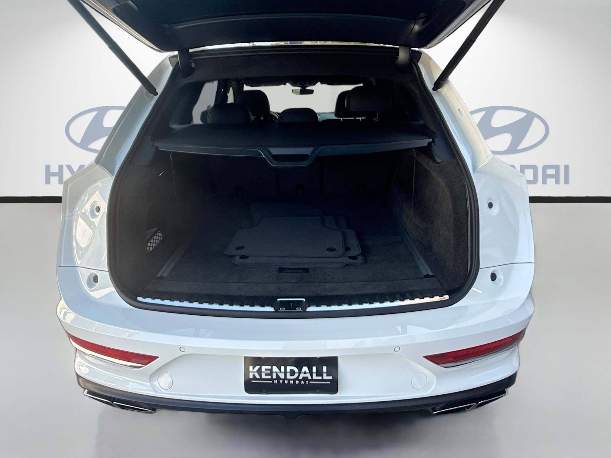 Used 2023 Bentley Bentayga AWD/4WD image 24