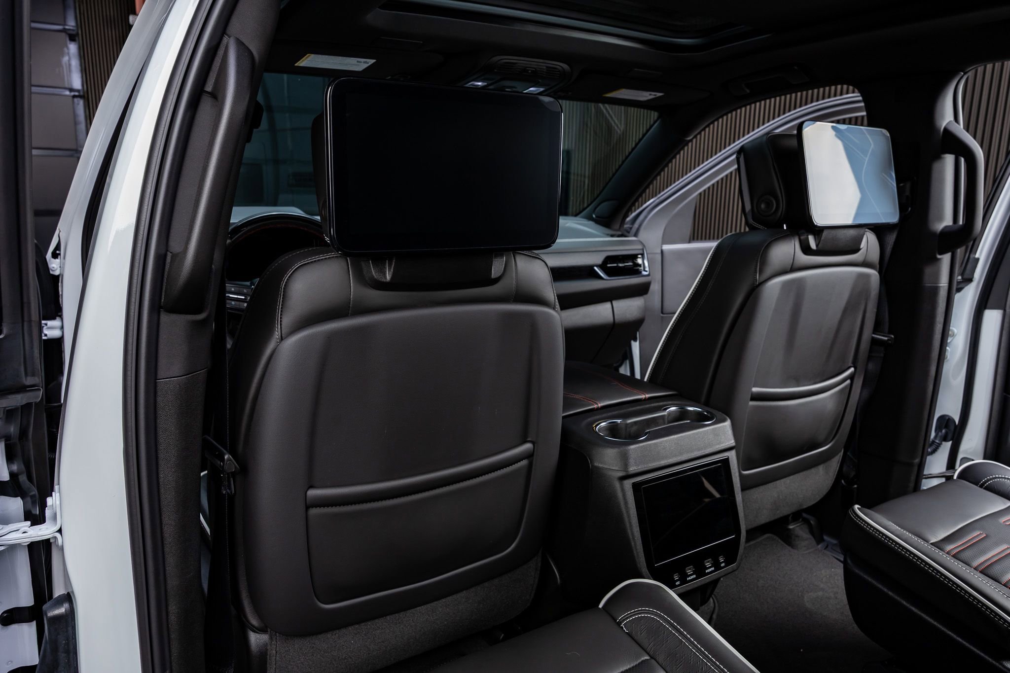 Used 2025 GMC Yukon AT4 Ultimate image 33