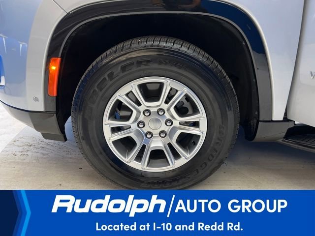 Used 2024 Jeep Wagoneer Base w/ HD Trailer Tow Package image 27