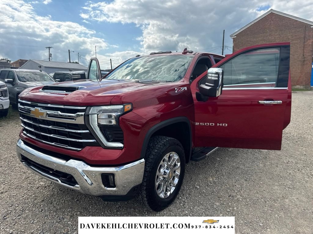Used 2025 Chevrolet Silverado 2500 LTZ w/ LTZ Plus Package AWD/4WD image 37