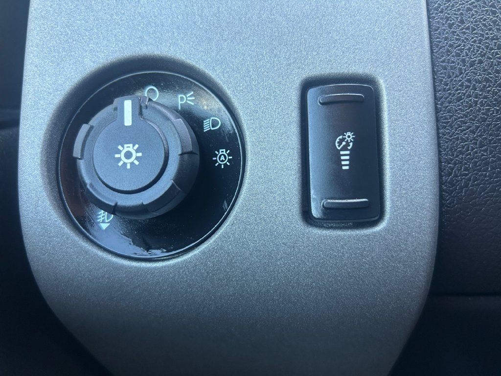 Used 2014 Ford F250 Lariat w/ Lariat Interior Package AWD/4WD image 11