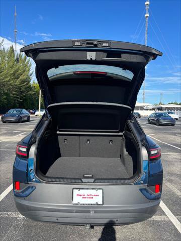 Used 2023 Volkswagen ID.4 Pro AWD/4WD image 14