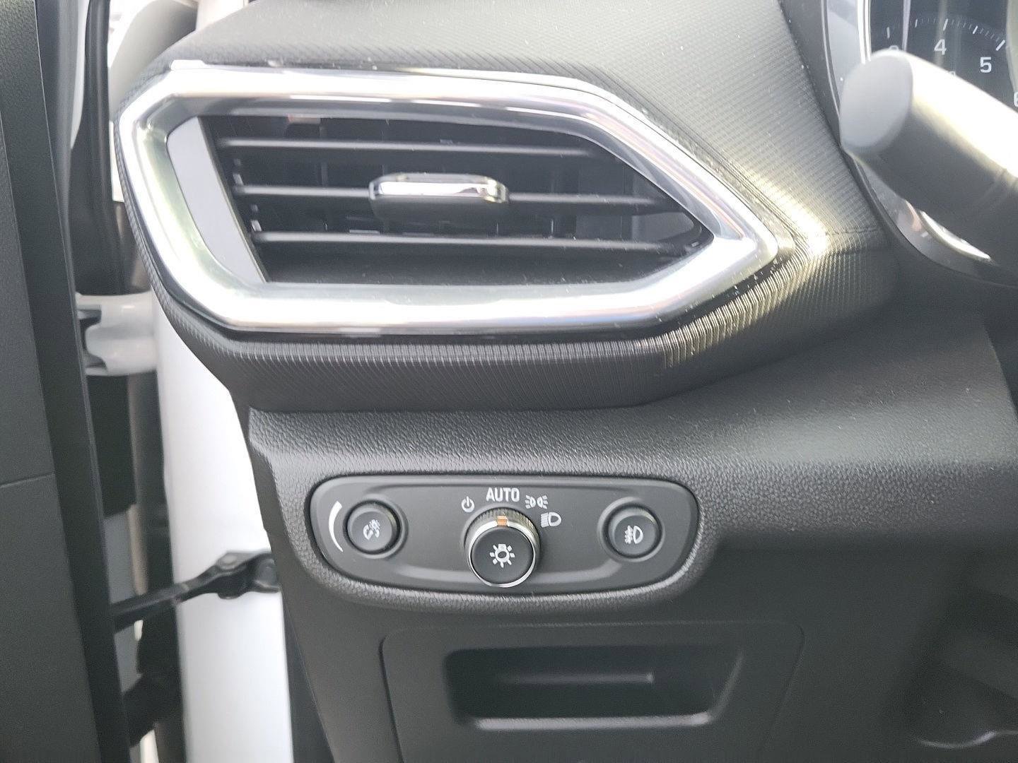 Used 2022 Chevrolet TrailBlazer LT w/ Convenience Package FWD image 19