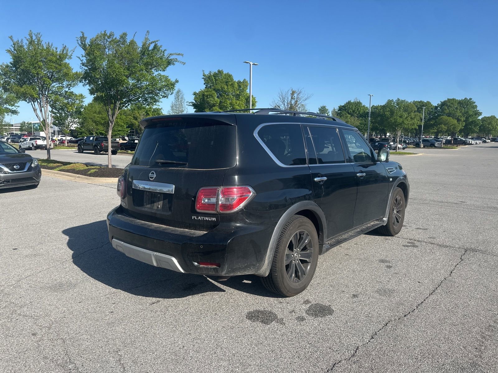 Used 2017 Nissan Armada Platinum w/ Interior Lighting Package AWD/4WD image 5