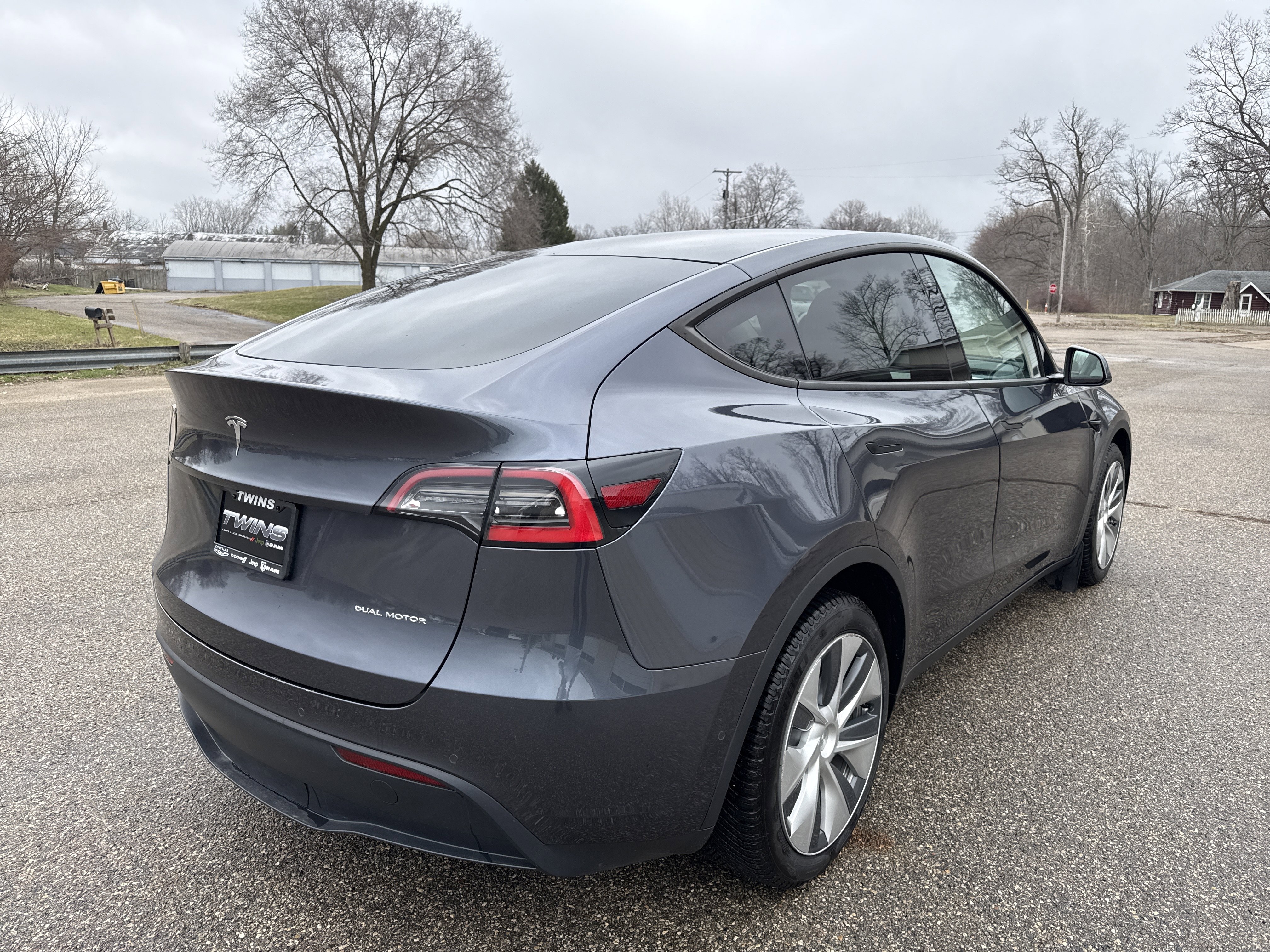 Used 2021 Tesla Model Y Long Range image 3