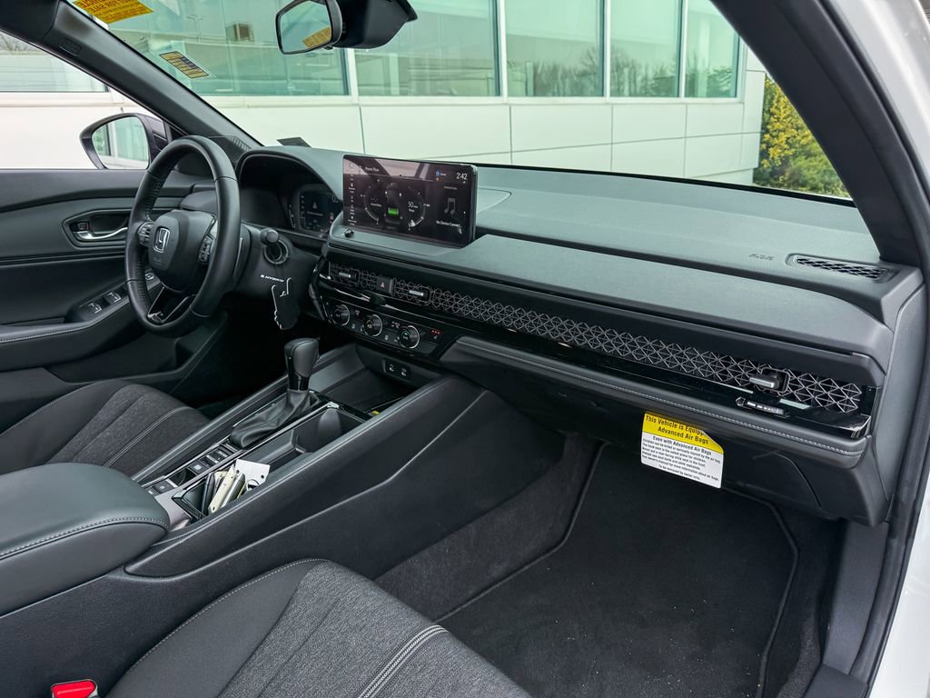 Used 2025 Honda Accord Sport image 8
