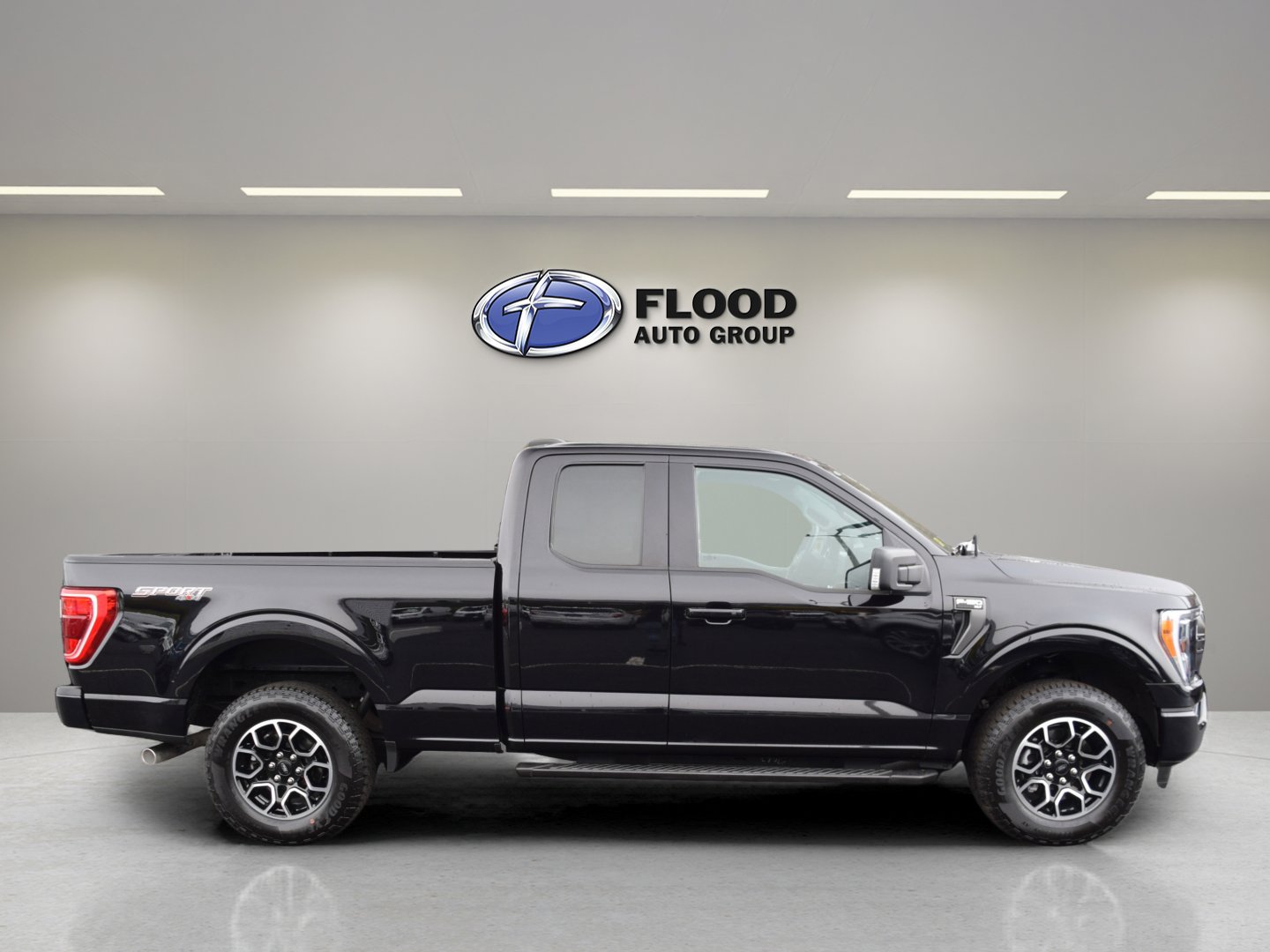 Certified 2023 Ford F150 XLT w/ Equipment Group 302A High image 3