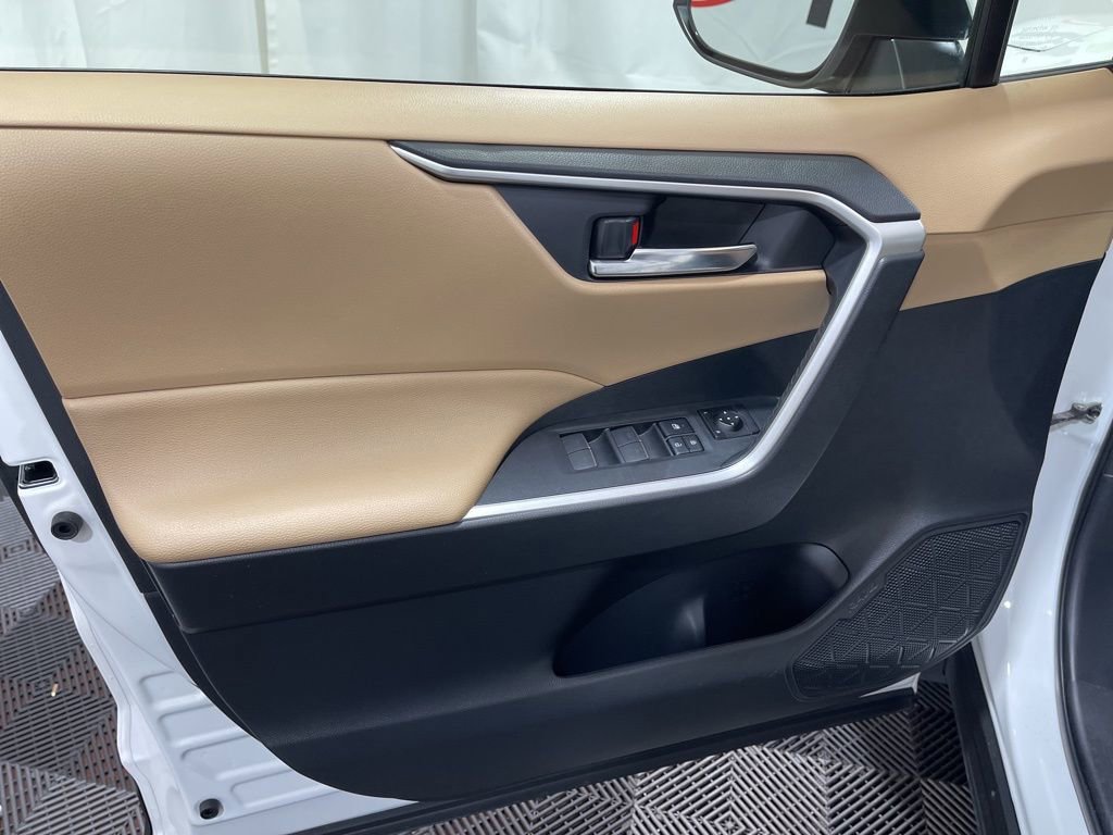 Used 2023 Toyota RAV4 XLE image 18