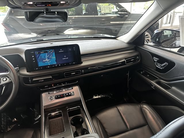 Certified 2025 Lincoln Aviator AWD w/ Jet Appearance Package image 16