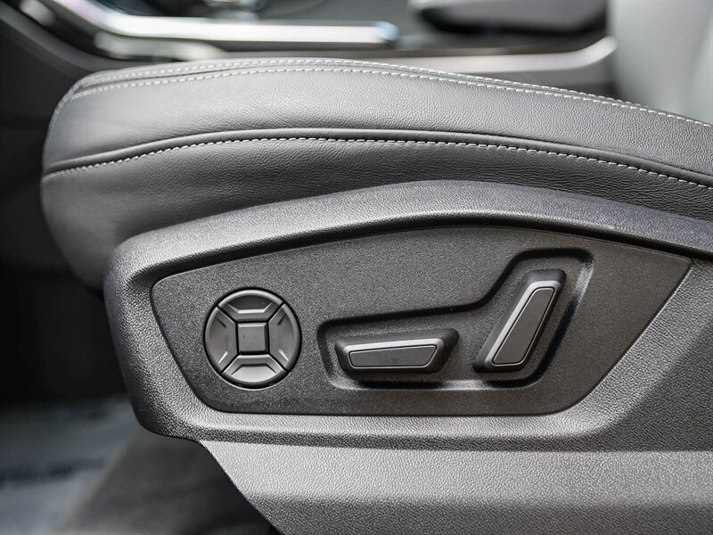Used 2025 Audi Q8 Premium Plus AWD/4WD image 30