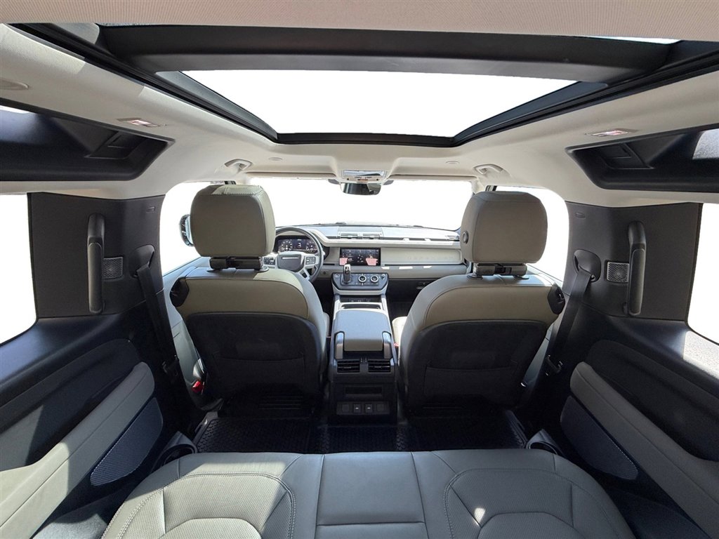 Used 2023 Land Rover Defender 90 S image 19