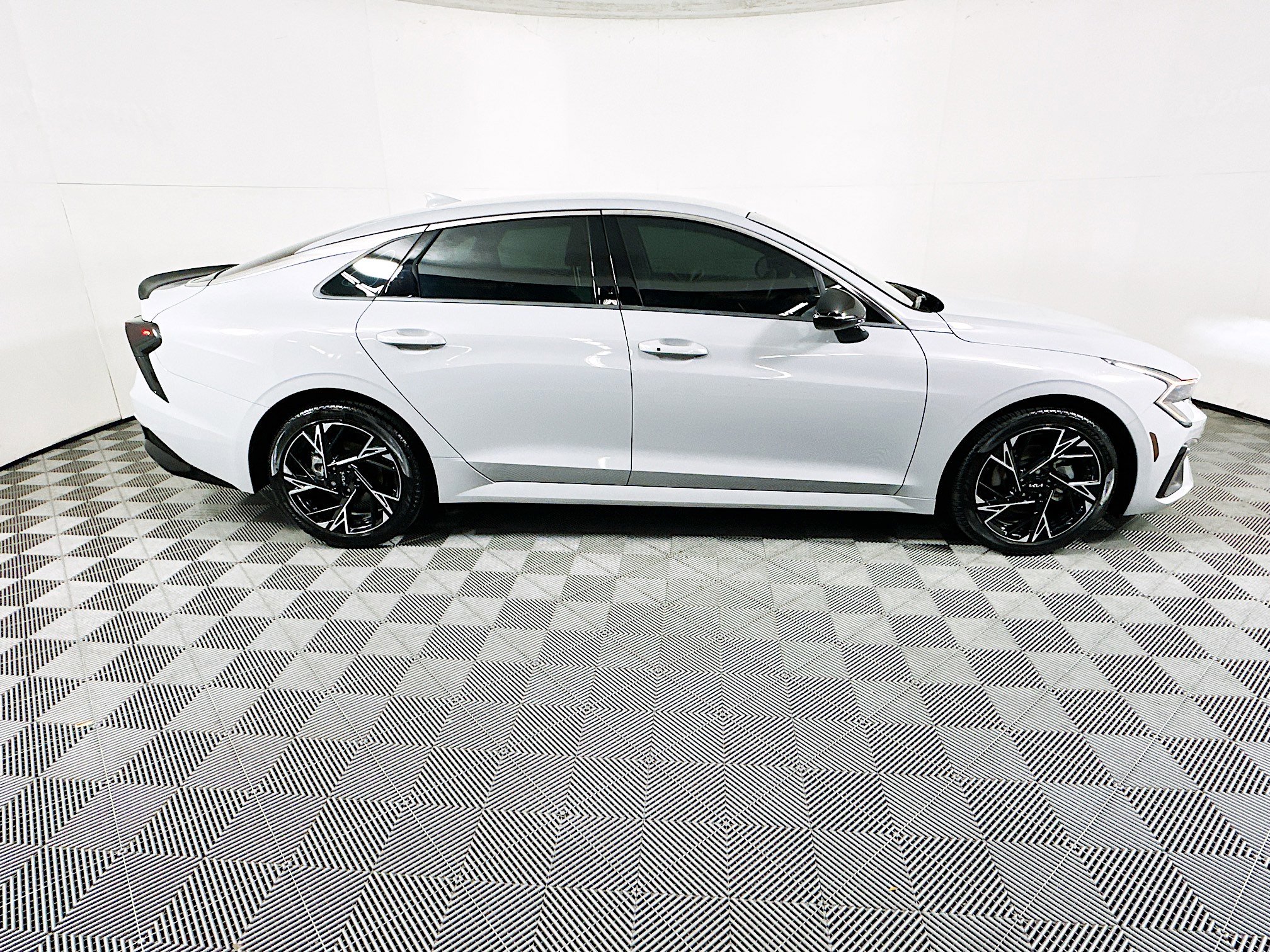 Used 2025 Kia K5 GT-Line image 2