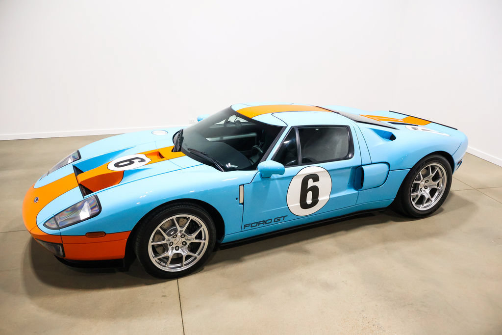 Used 2006 Ford GT RWD image 12