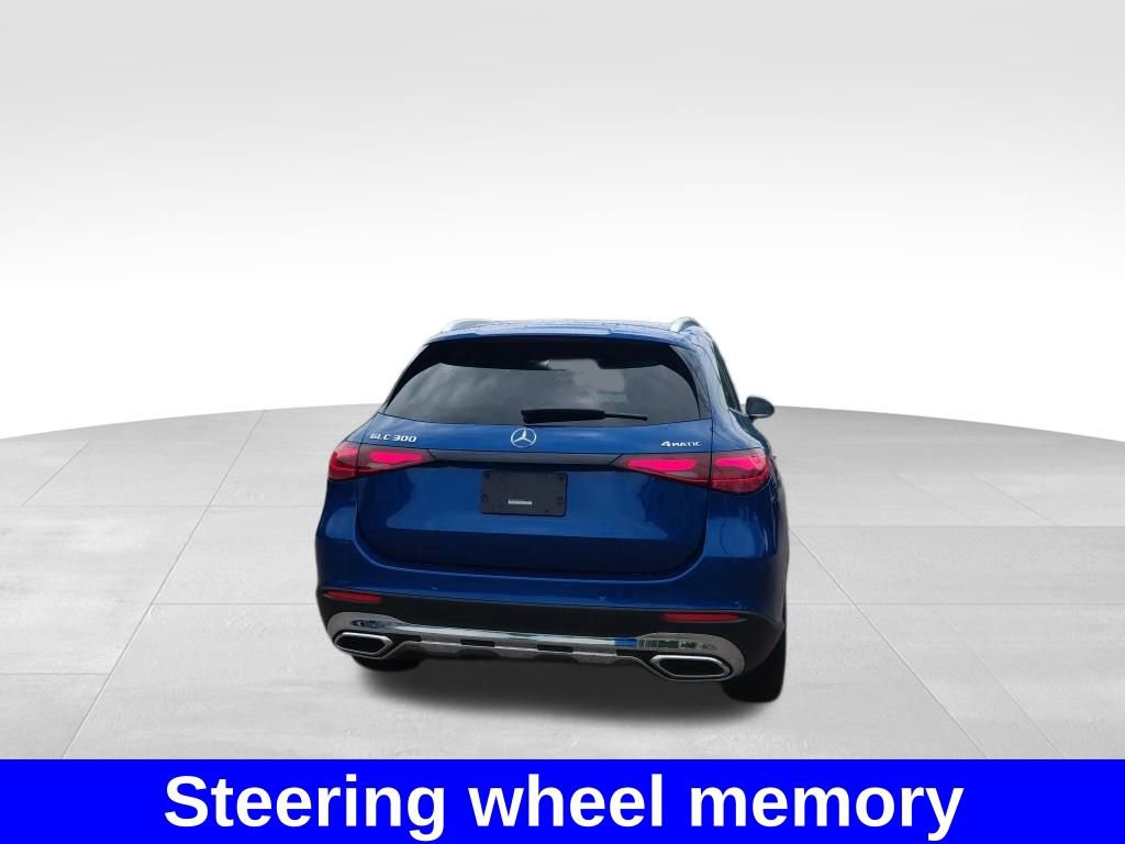 Used 2025 Mercedes-Benz GLC 300 4MATIC image 10