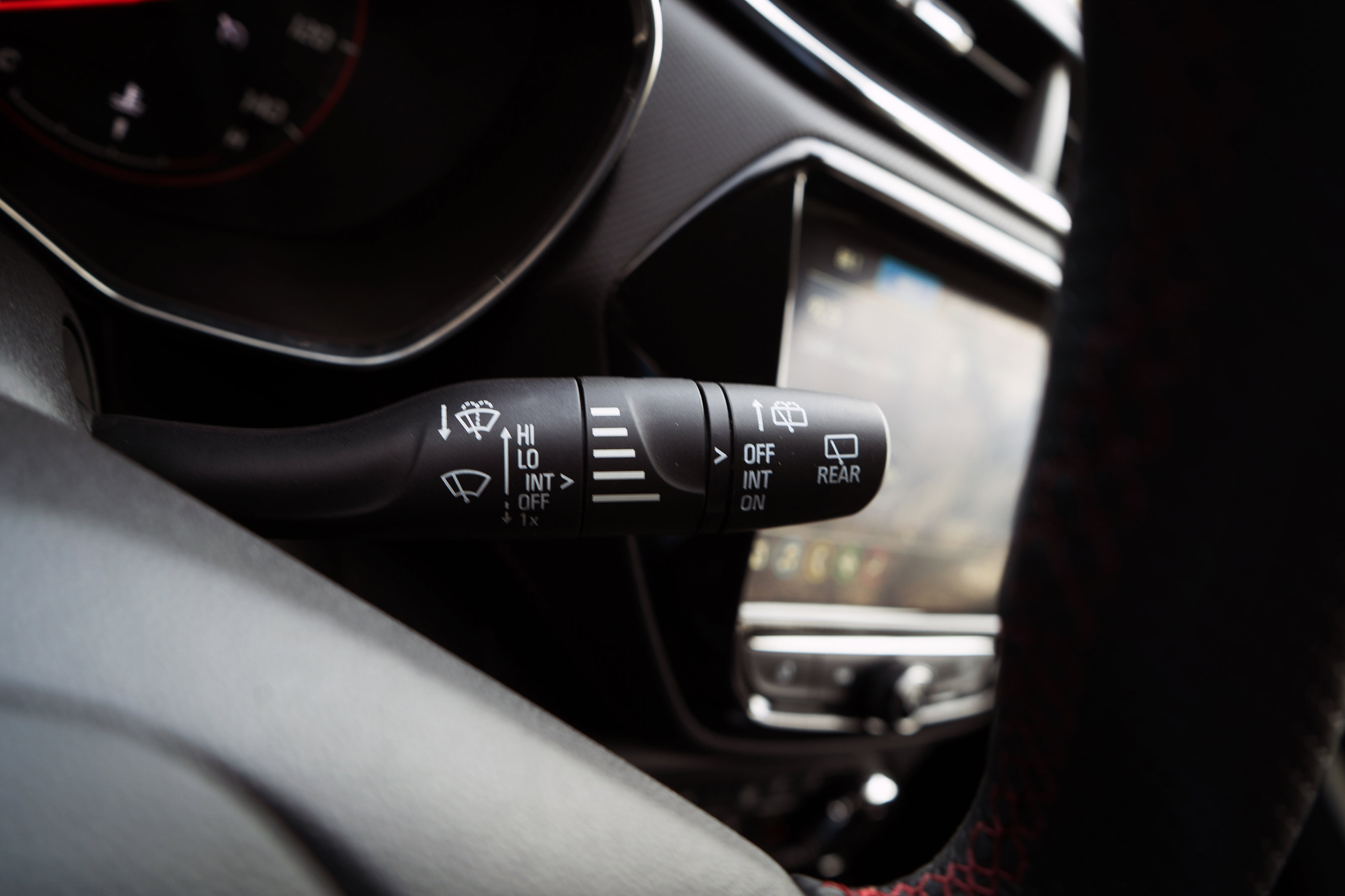 Used 2023 Chevrolet TrailBlazer RS w/ Sun and Liftgate Package image 24