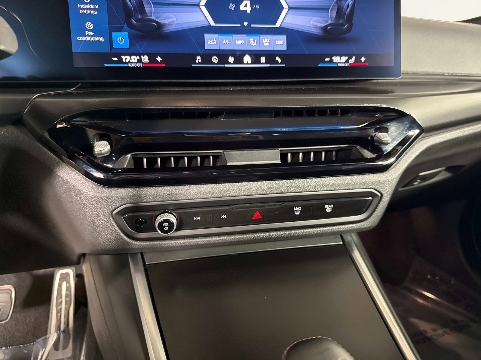 Used 2026 BMW M4 xDrive Competition image 40