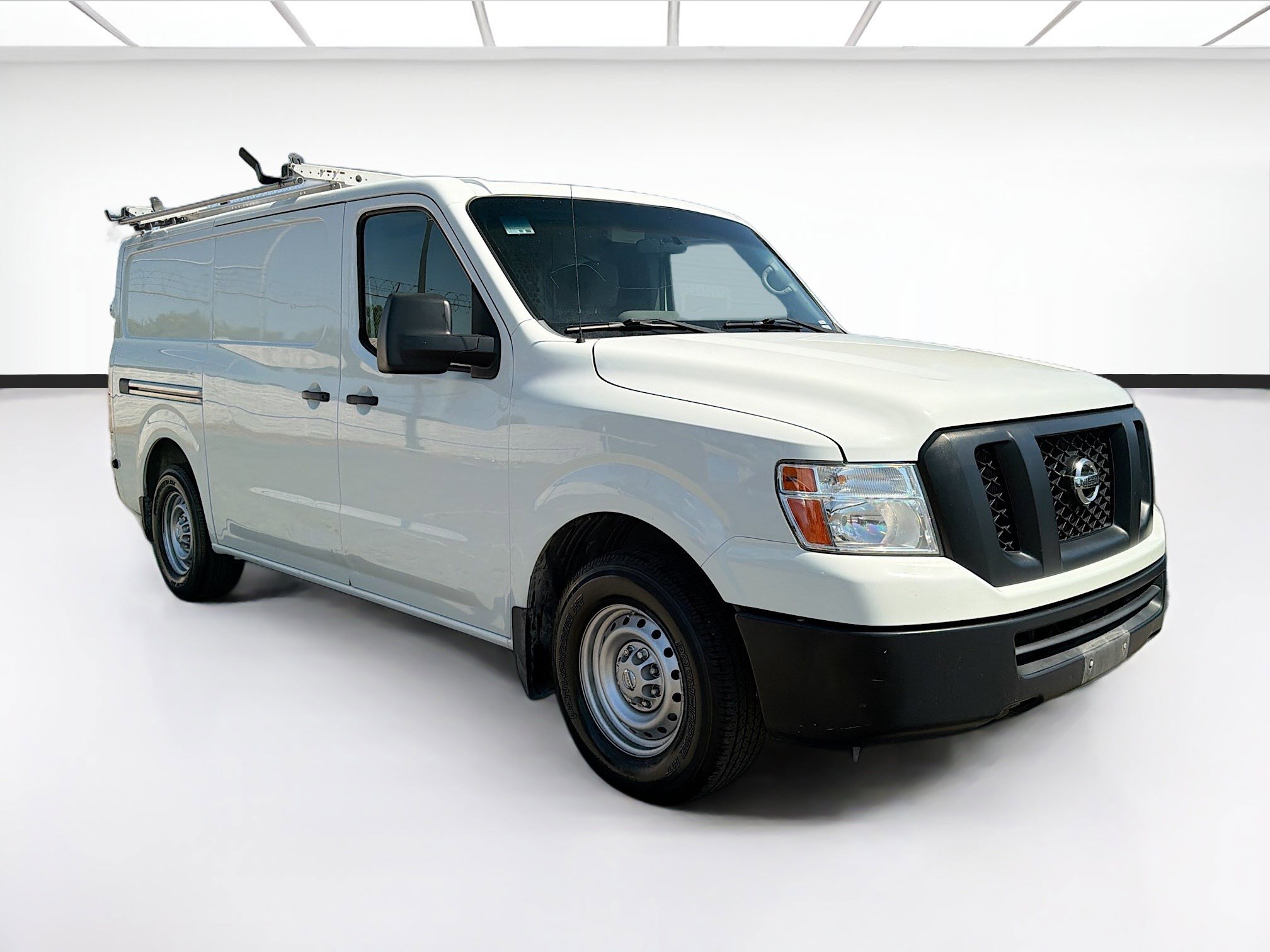 Used 2018 Nissan NV 1500 S w/ Rear Door Glass Package RWD image 3