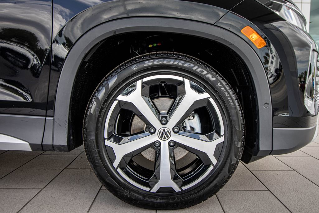 New 2026 Volkswagen Tiguan SE FWD image 4