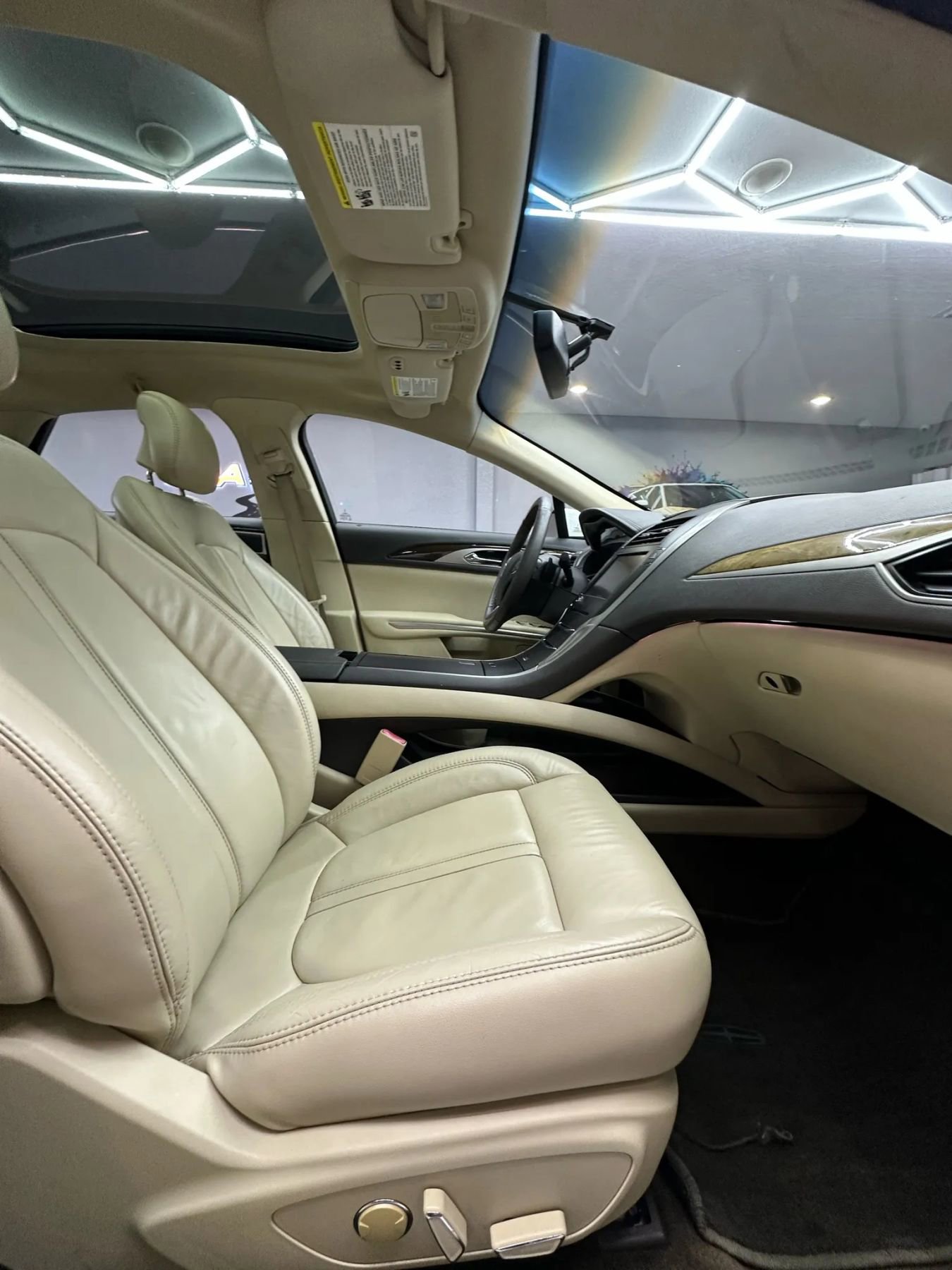 Used 2014 Lincoln MKZ w/ Equipment Group 101A Select image 28