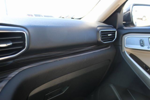 Used 2023 Ford Explorer Limited image 23