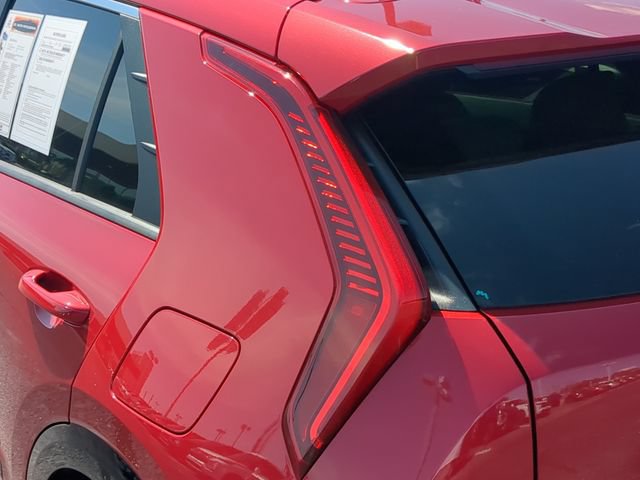 Used 2024 Kia Niro EX Touring FWD image 10
