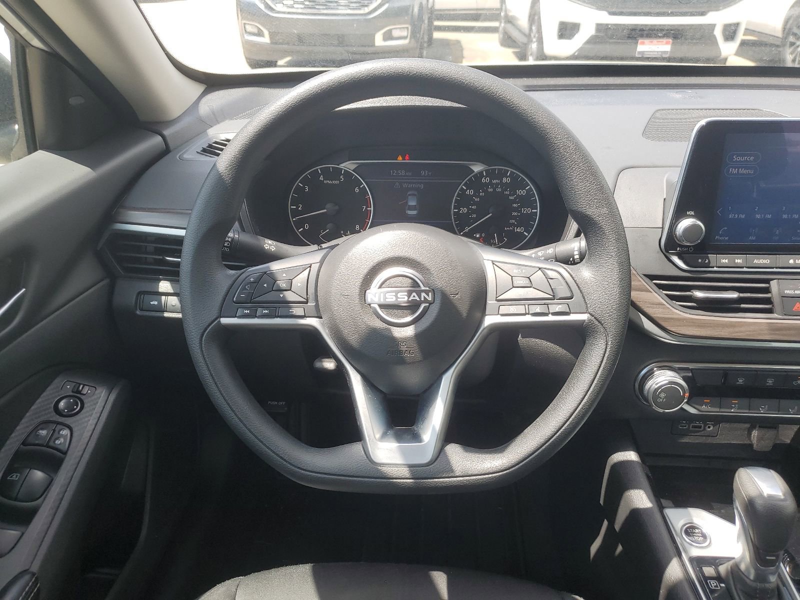 Used 2024 Nissan Altima 2.5 SV FWD image 14
