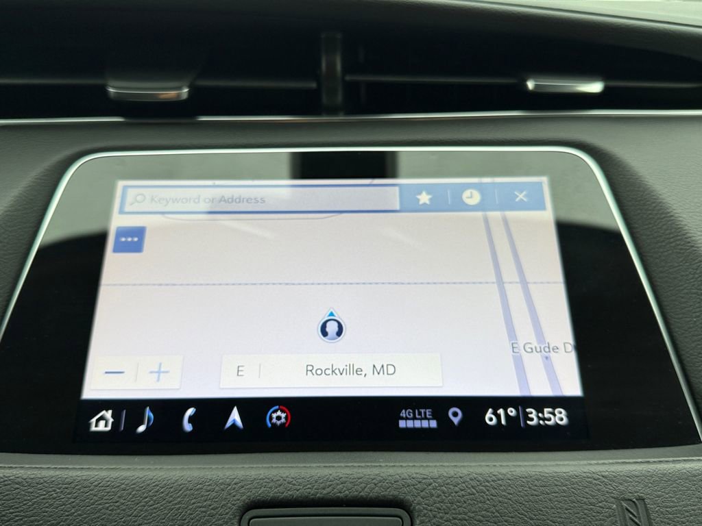 Used 2019 Cadillac XT4 Luxury w/ Cold Weather Package image 16