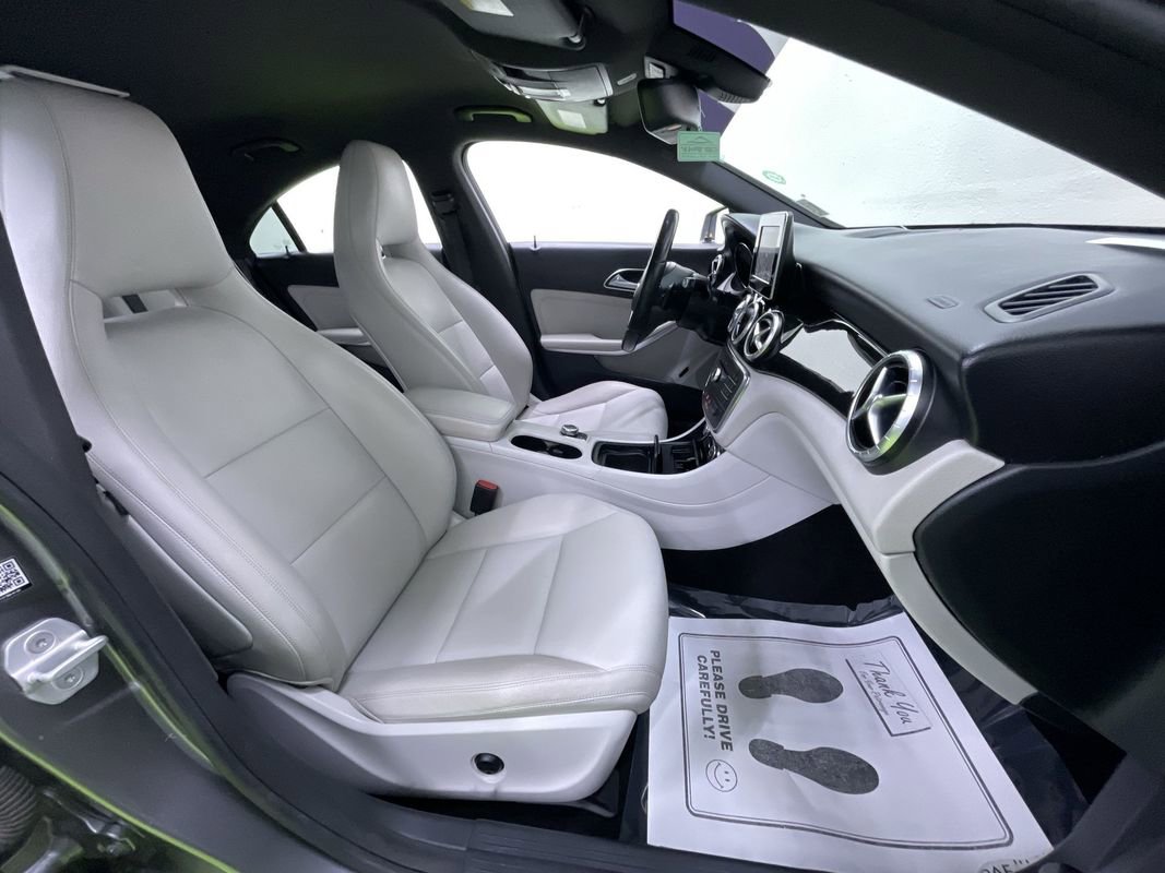 Used 2015 Mercedes-Benz CLA 250 image 26
