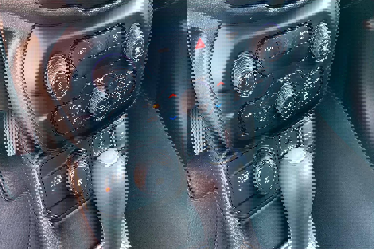 Used 2020 Jeep Renegade Altitude image 31