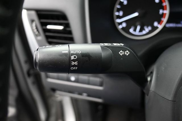 Used 2025 Nissan Rogue SV AWD/4WD image 29