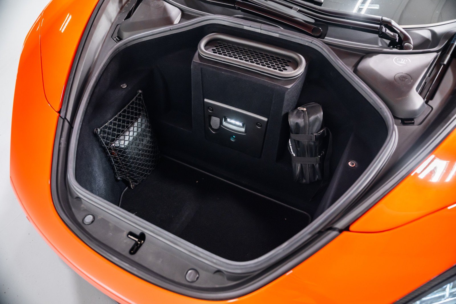 Used 2019 McLaren 720S Performance RWD image 37
