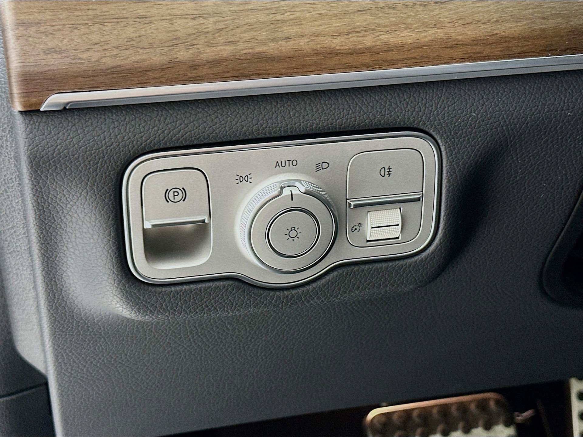 Certified 2025 Mercedes-Benz GLS 450 4MATIC image 11