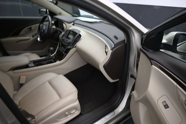 Used 2016 Buick LaCrosse Leather FWD image 9