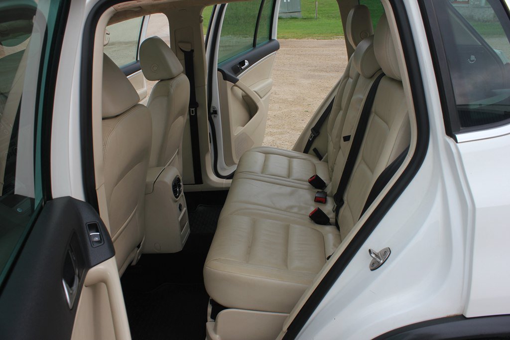 Used 2013 Volkswagen Tiguan SEL AWD/4WD image 37