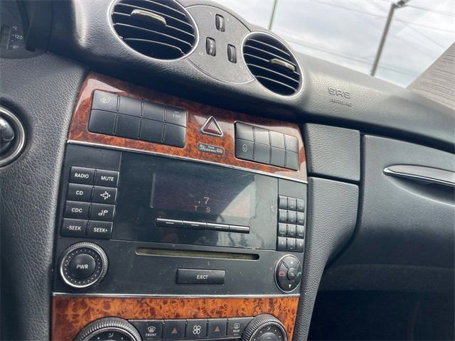 Used 2008 Mercedes-Benz CLK 350 Cabriolet w/ P1 Pkg image 11